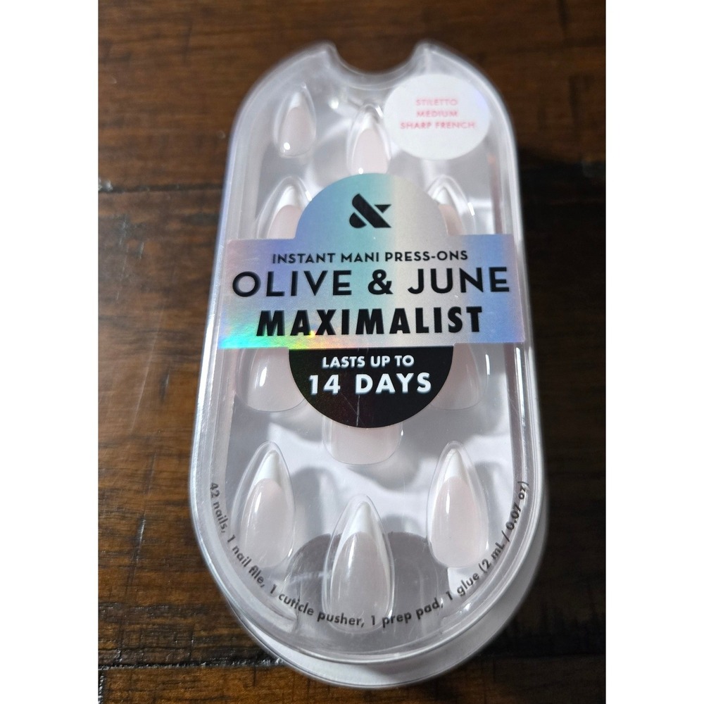 Olive & June Maximalist Instant Mani Press-On Nails Sharp French Stiletto Medium